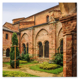 Cortile della scuola durante la ricreazione.